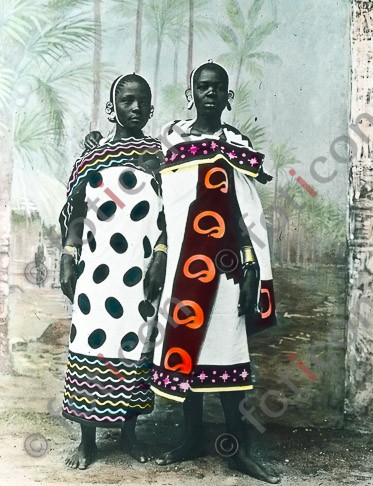 Swaheli-Mädchen | Swahili girls  - Foto foticon-simon-192-003.jpg | foticon.de - Bilddatenbank für Motive aus Geschichte und Kultur